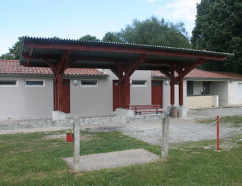 Stade de Football et vestiaires